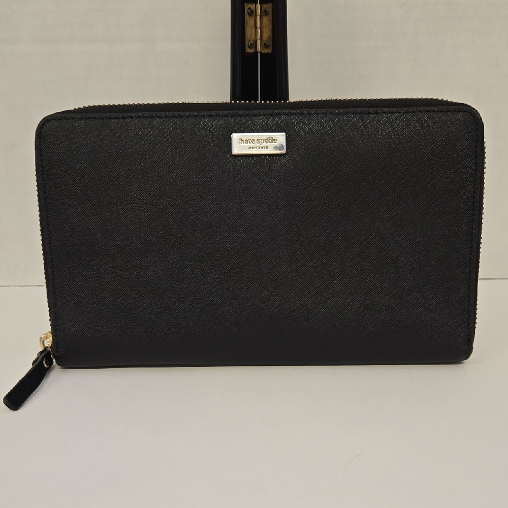 Kate Spade Black Leather Zip Around Wallet/Clutch EUC 8.5"x5.5"